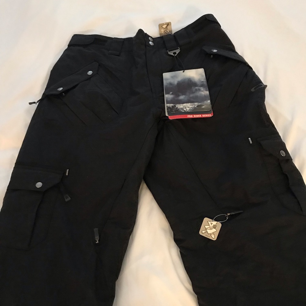 Oakley Ski/ Snowboard pants. Men’s large. NWT